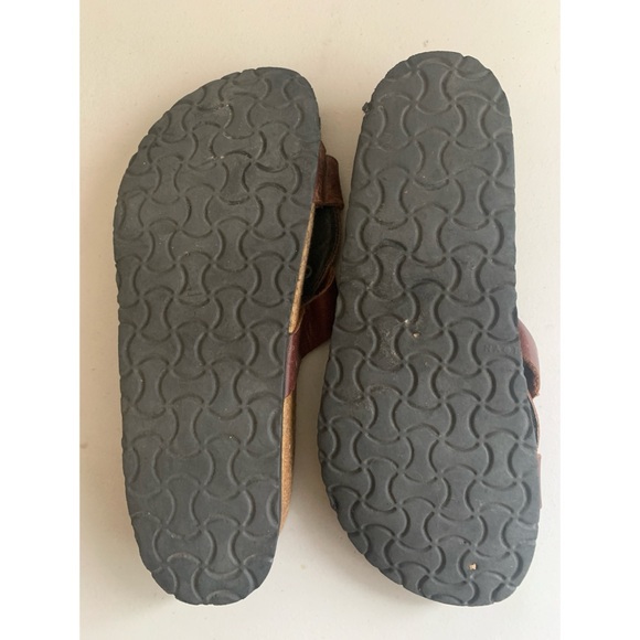 Naot Tooled Leather Medallion Sandals Women’s Size 39 - Picture 4 of 5